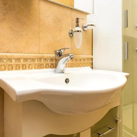 1bd With A Cute Balcony In Kapana By Flat Mаnager Пловдив